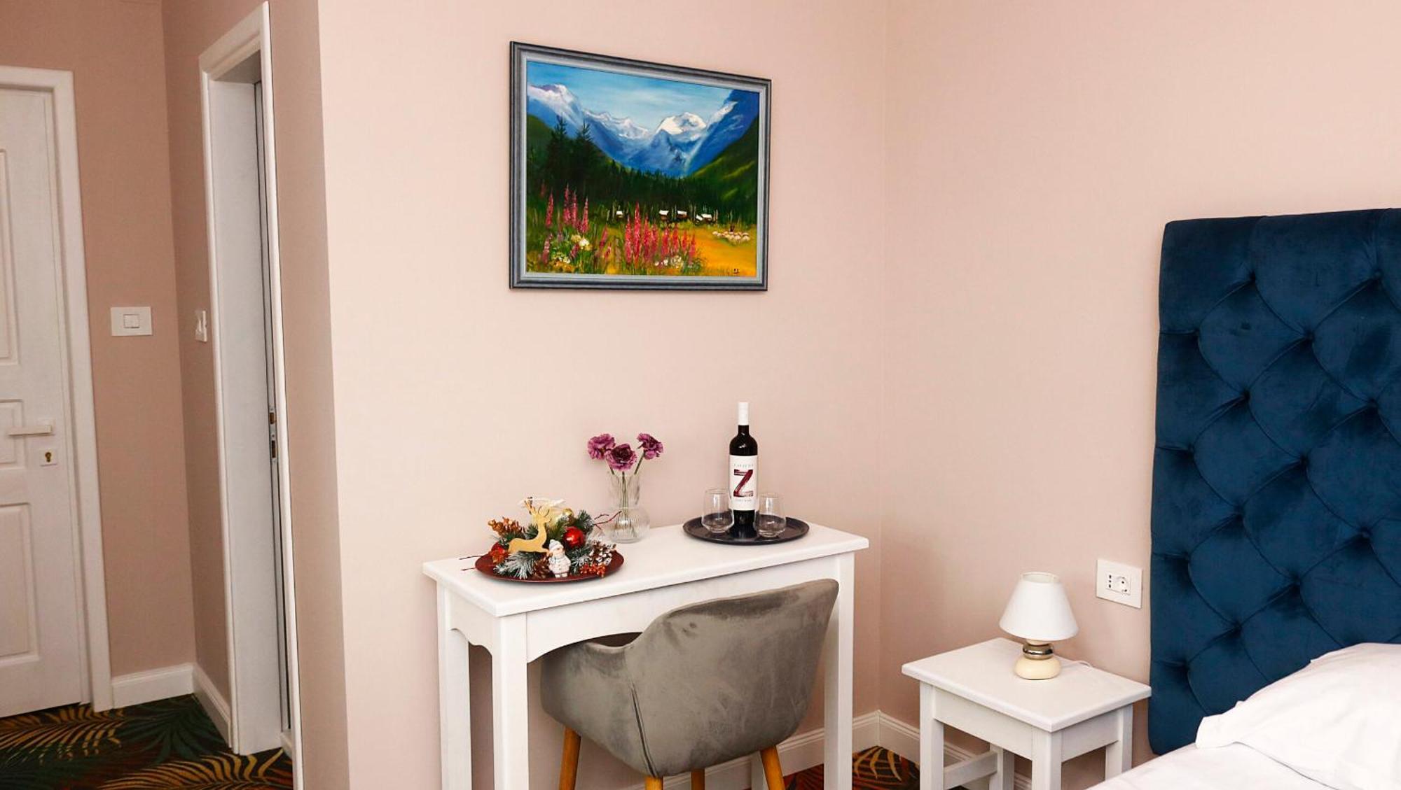 فندق Pensiunea Pink House Runcu رونكو المظهر الخارجي الصورة